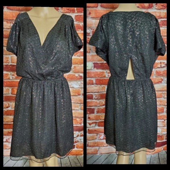 BCBGeneration Dresses & Skirts - EUC BCBGENERATION Black & Silver Dress Size Large